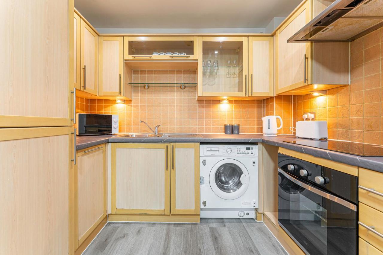 Jkg Property Solutions Presents Cosy City Apartment Coventry Exterior foto